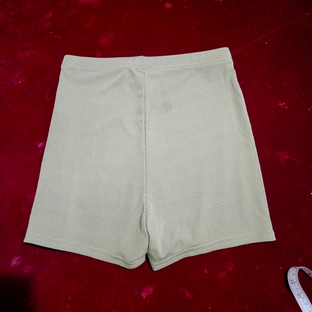 Shorts - Picture 4 of 5